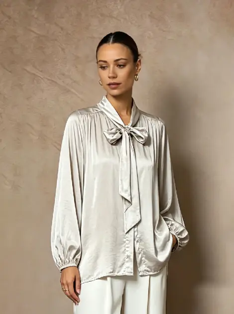 Chemise blouse 100% en viscose très fluide et évasé col lavallière