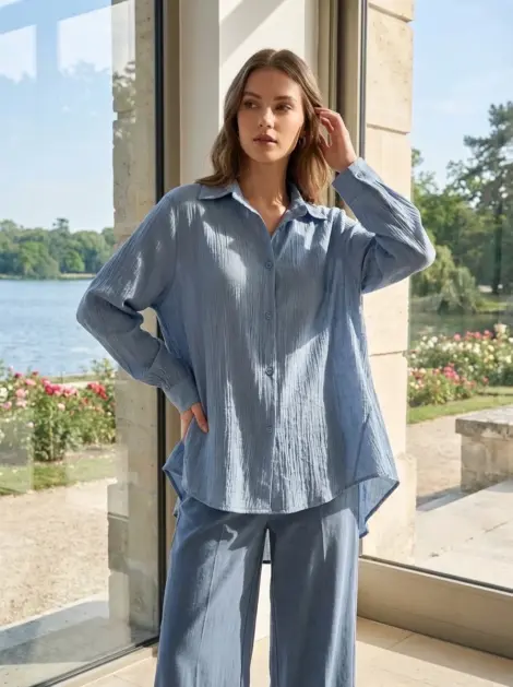 Chemise blouse asymétrique fluide en viscose col classique et coupe oversize