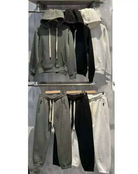 Ensemble homme uni à capuche avec cordon