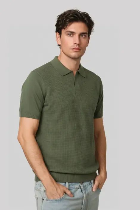 Polo uni homme col v, mailles côtelée à manches courtes