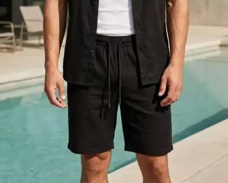 Short uni homme en coton et lin