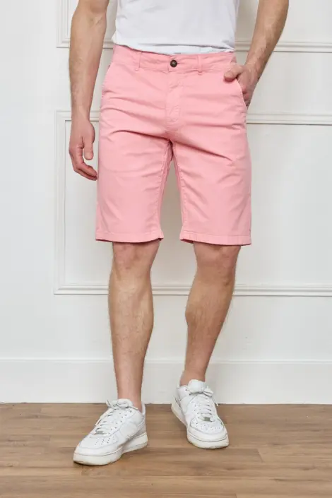Bermuda simple uni homme deux poches arrières boutonnées