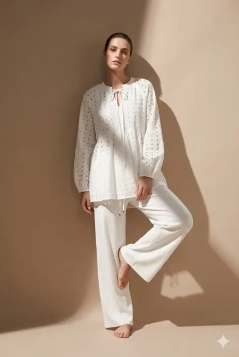 Blouse Romantique en Broderie Anglaise – Blanc Pur