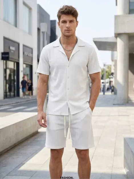 Ensemble uni homme uni chemisette et short