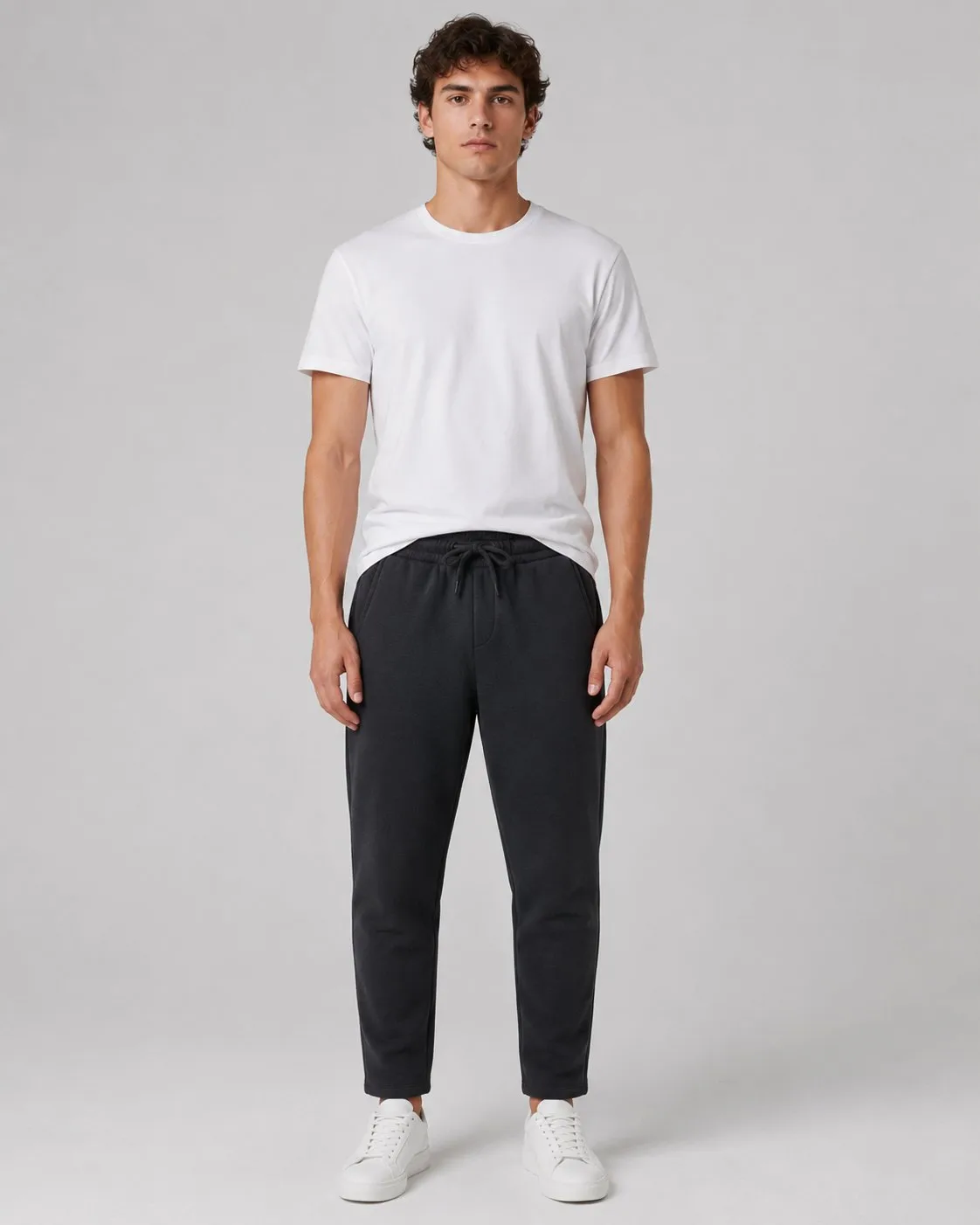jogger-ajuste-gris-fonce_noir_6a103377a3ff5