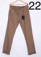 Pantalon chinos coupe regular simple uni