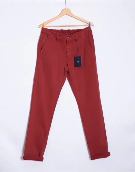 Pantalon chinos coupe regular simple uni