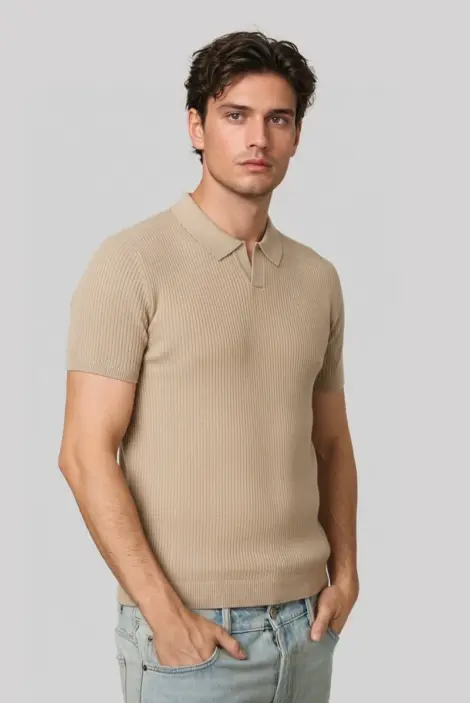 Polo uni homme col v, mailles côtelée à manches courtes