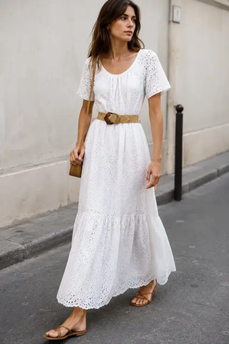 Robe en crochets col rond