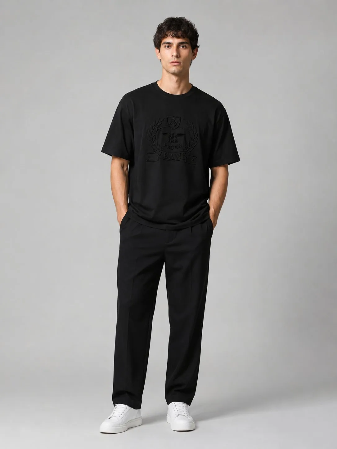 t-shirt-logo-relief-essential_noir_6a183513c3355