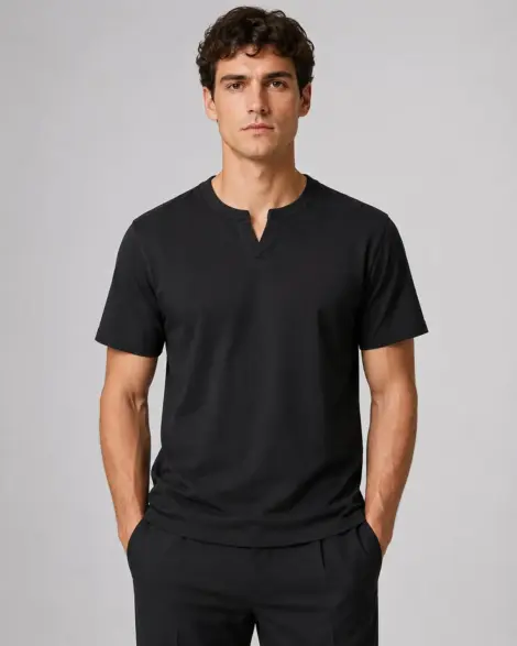T-shirt Noir Open Collar Minimal