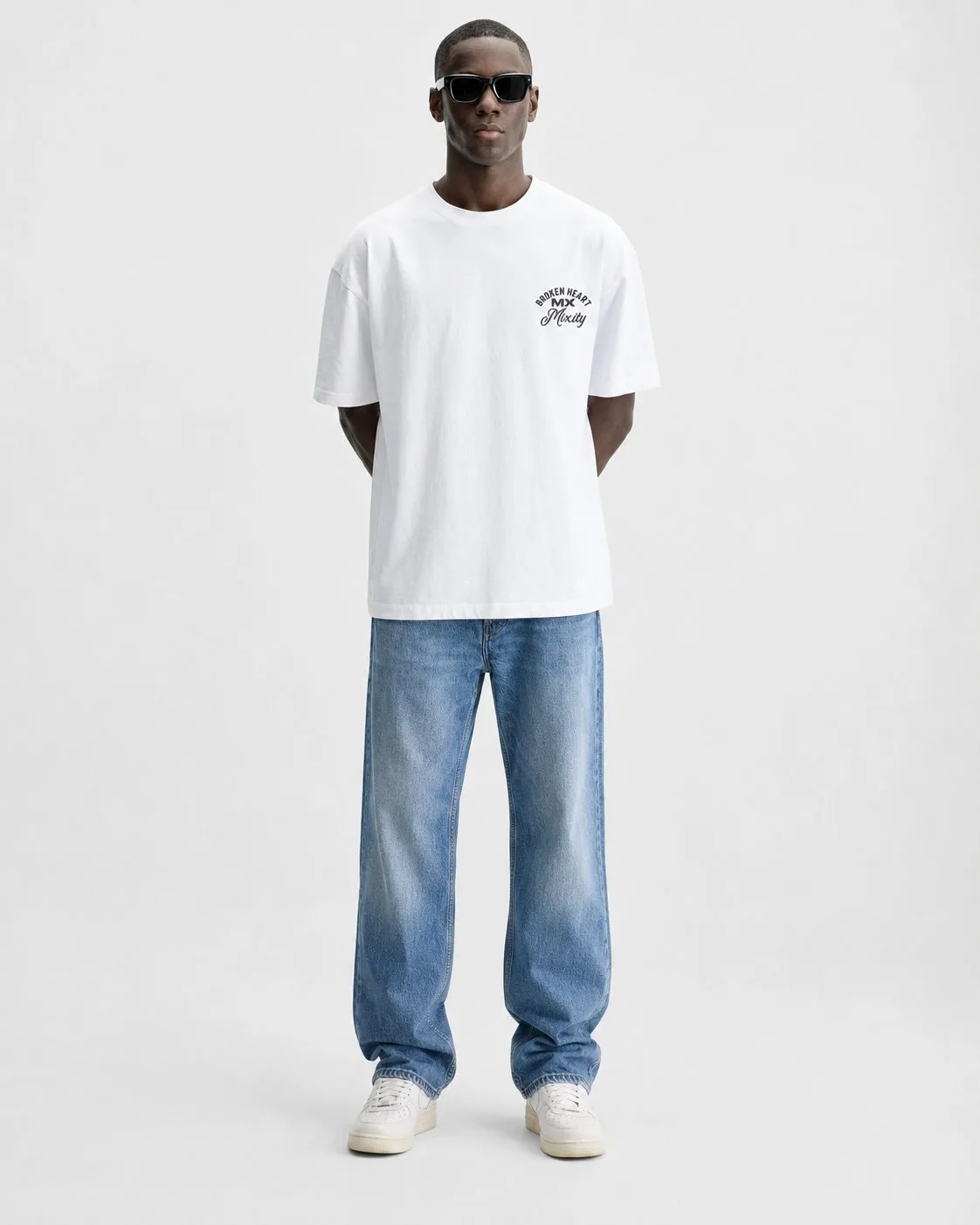 t-shirt-oversize-broken-heart_blanc_6a1830c2afacc