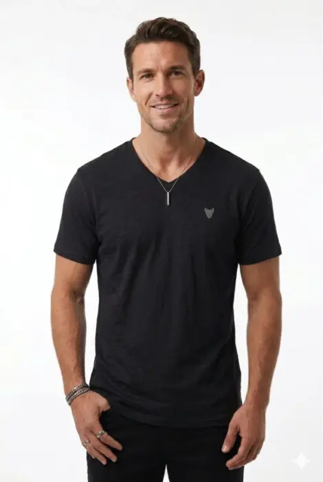 T-shirt uni homme avec un petit logo au devant