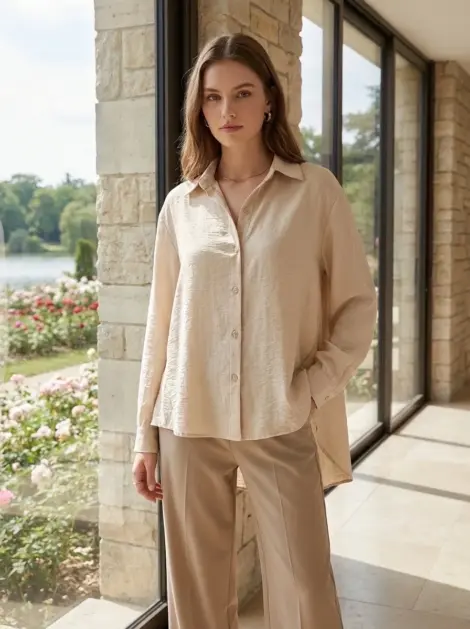 Chemise blouse asymétrique fluide en viscose col classique et coupe oversize