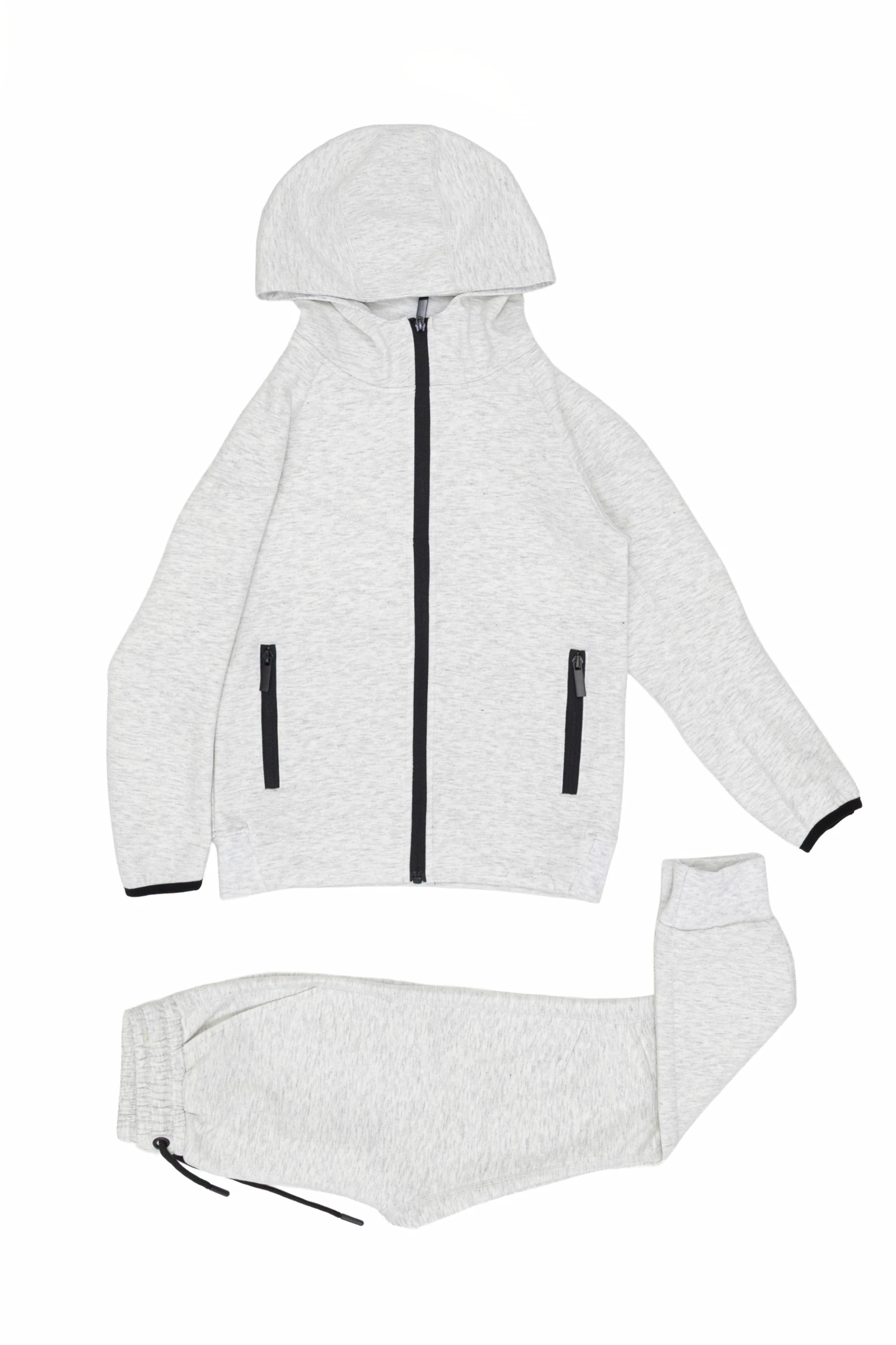 ensemble-jogging-enfant-avec-capuche_gris-clair_6a688180b3850