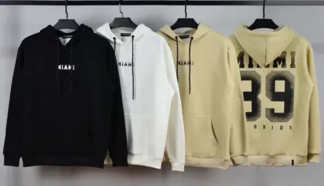 Sweat uni à capuche motif " MIAMI 39"