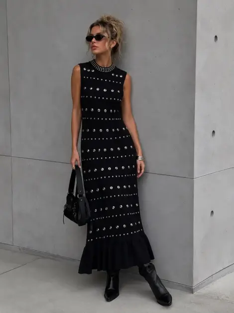 Robe longue clouté à volants