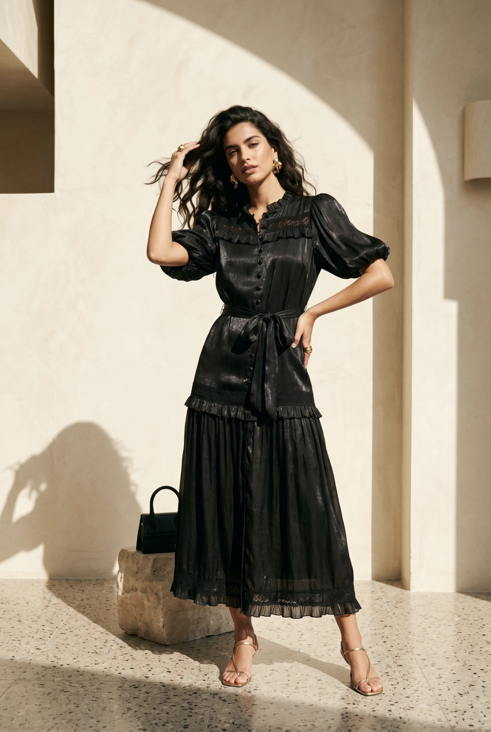 robe-longue-fluide-avec-manches-bouffantes_noir_6a046c6937293-1