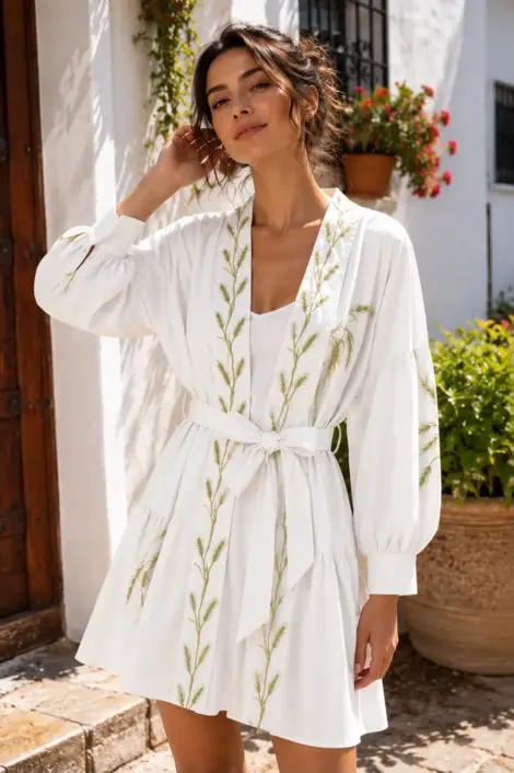 Robe portefeuille brodée