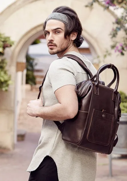 Sac à dos W8185-8 en cuir de vachette.